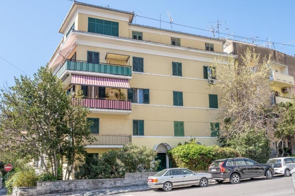 Apartments And Room Poesia Split Exteriör bild