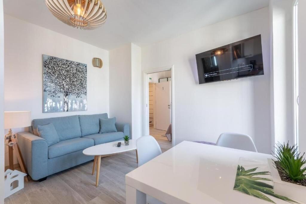 Apartments And Room Poesia Split Exteriör bild